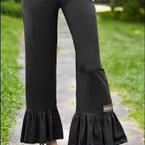 Matilda Jane black ruffle pants size medium